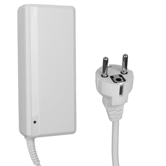 YQ-1201F-190-05000 Beyaz 19 Volt 4.7 Amper 5.5*2.5 Mm Uçlu Plastik Kasa Masaüstü Tip Adaptör